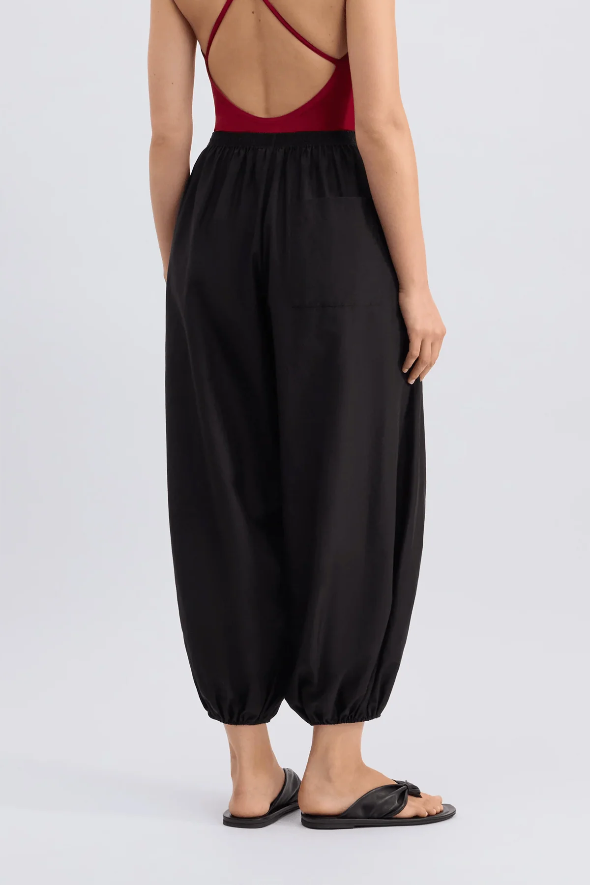 Almaya Balloon Pant in Black - Image 4