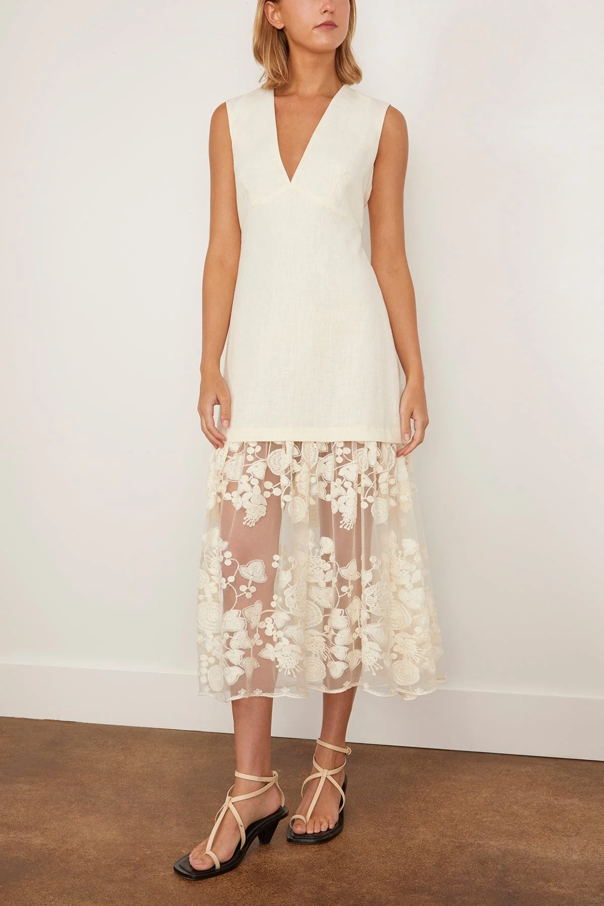 Arielle Lace V-Neck Midi Dress in Cream - Image 3