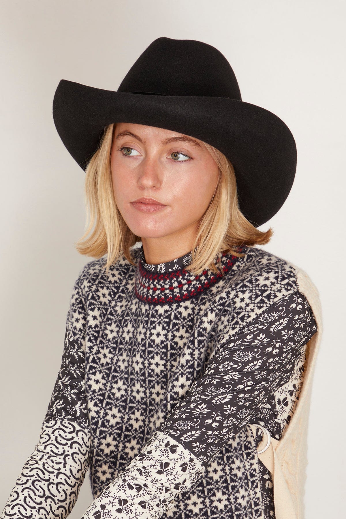 Belle Hat in Black - Image 2