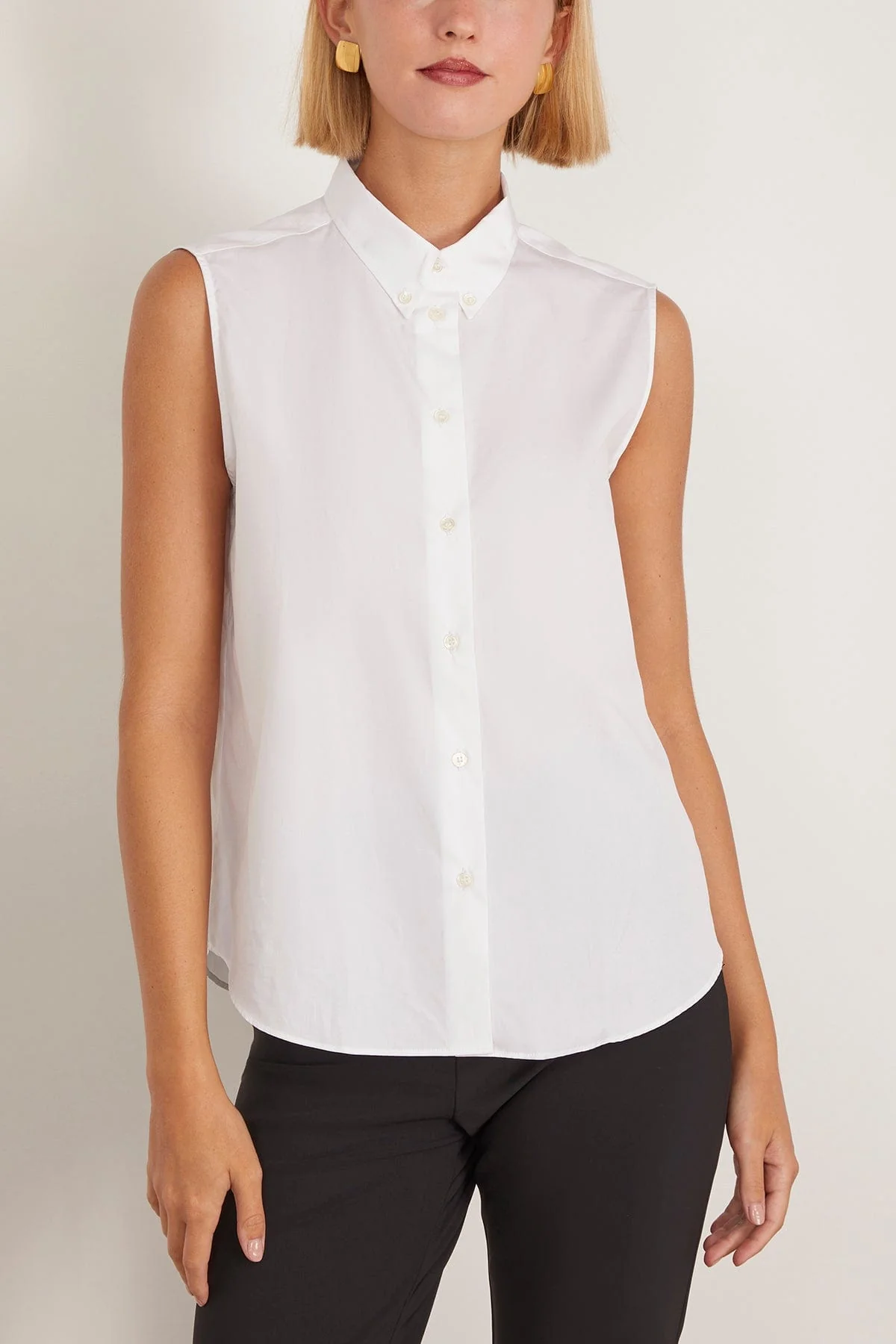 Casta Sleeveless Shirt in White - Image 3