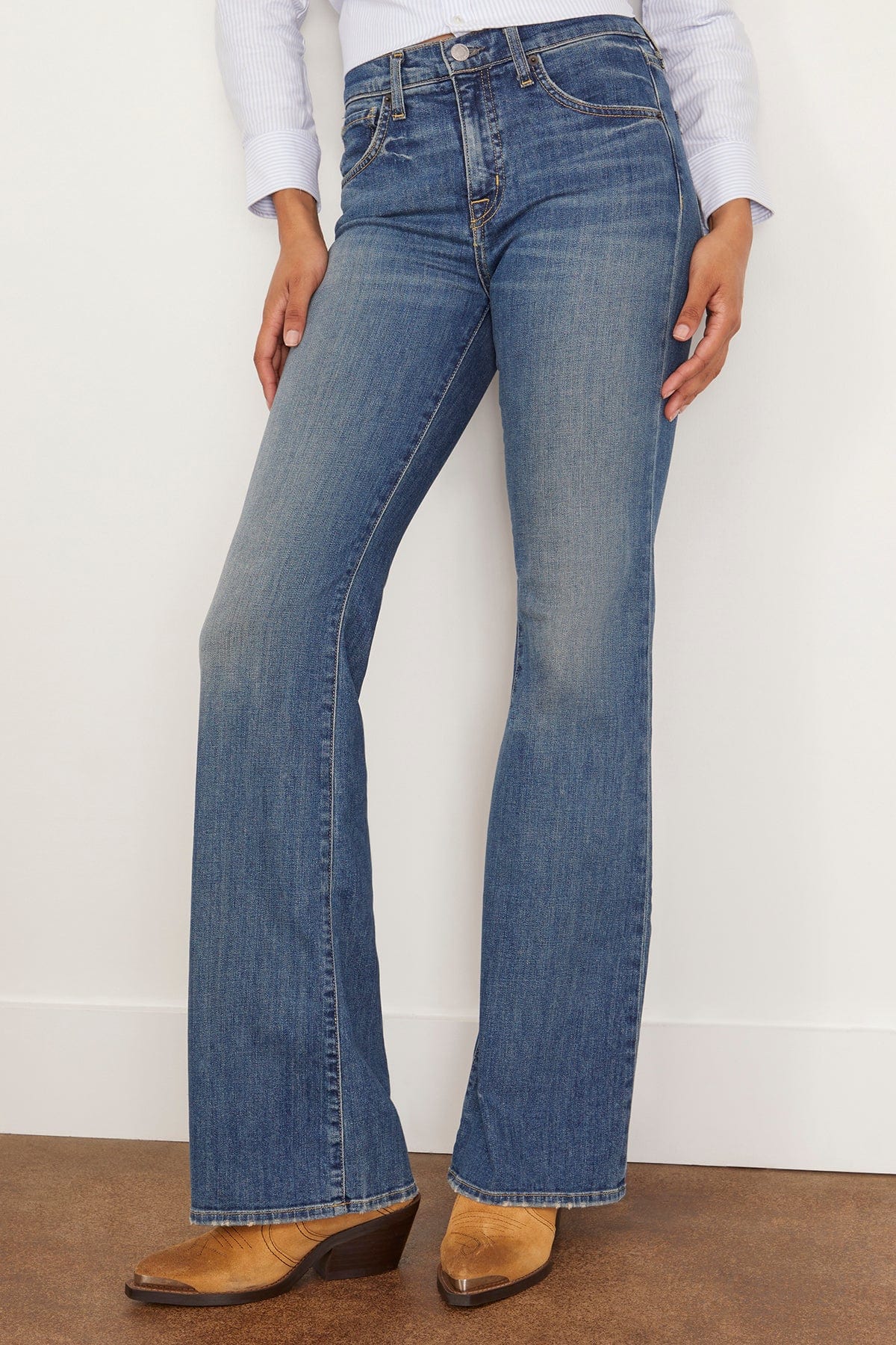 Celia Jeans in Classic Wash - Image 3
