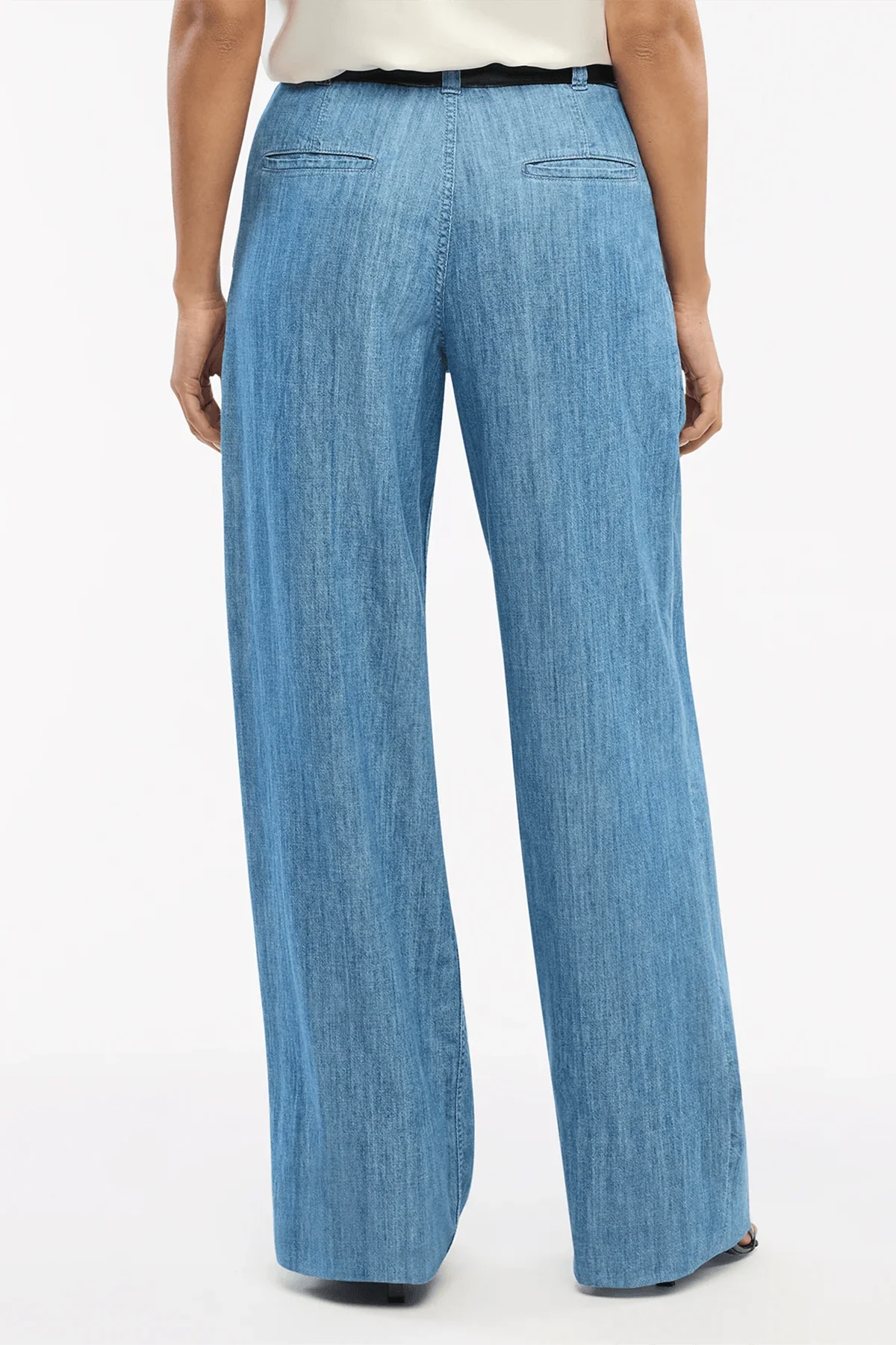 Chambray Relaxed Wide Leg Pant in Medium Blue - Image 4