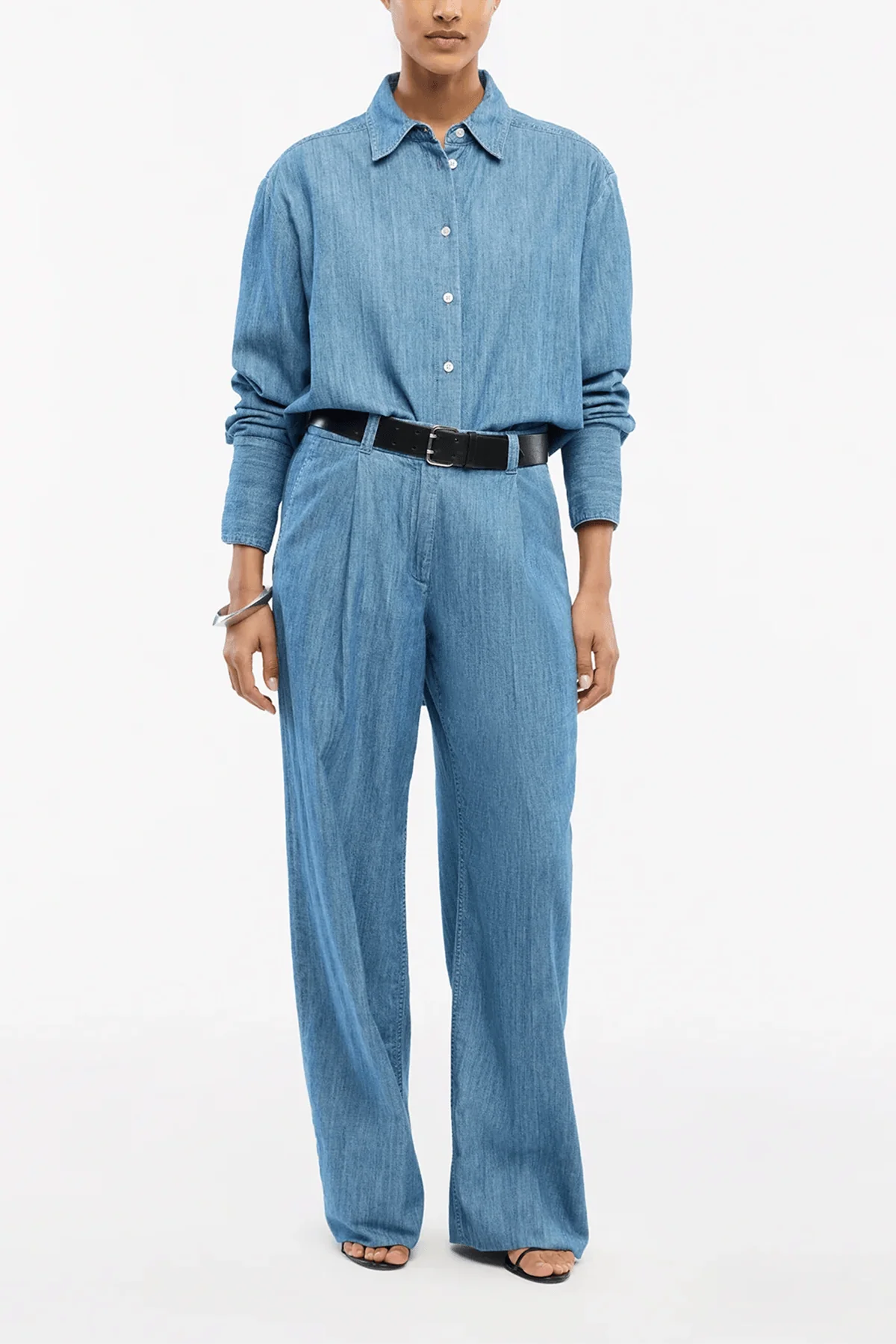 Chambray Shirt in Medium Blue - Image 2