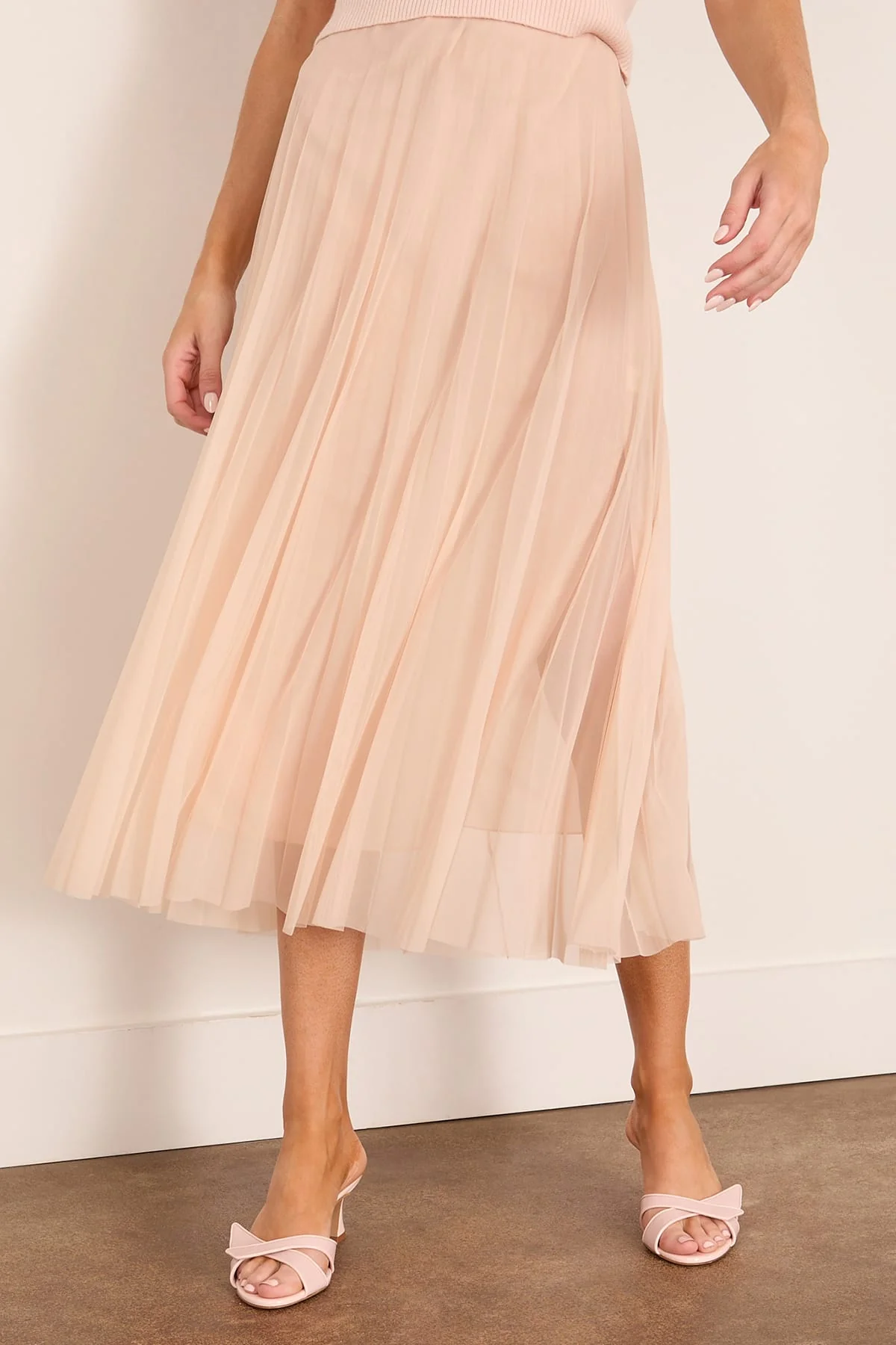 Chic Tulle Plisse Midi Skirt in Nude - Image 3