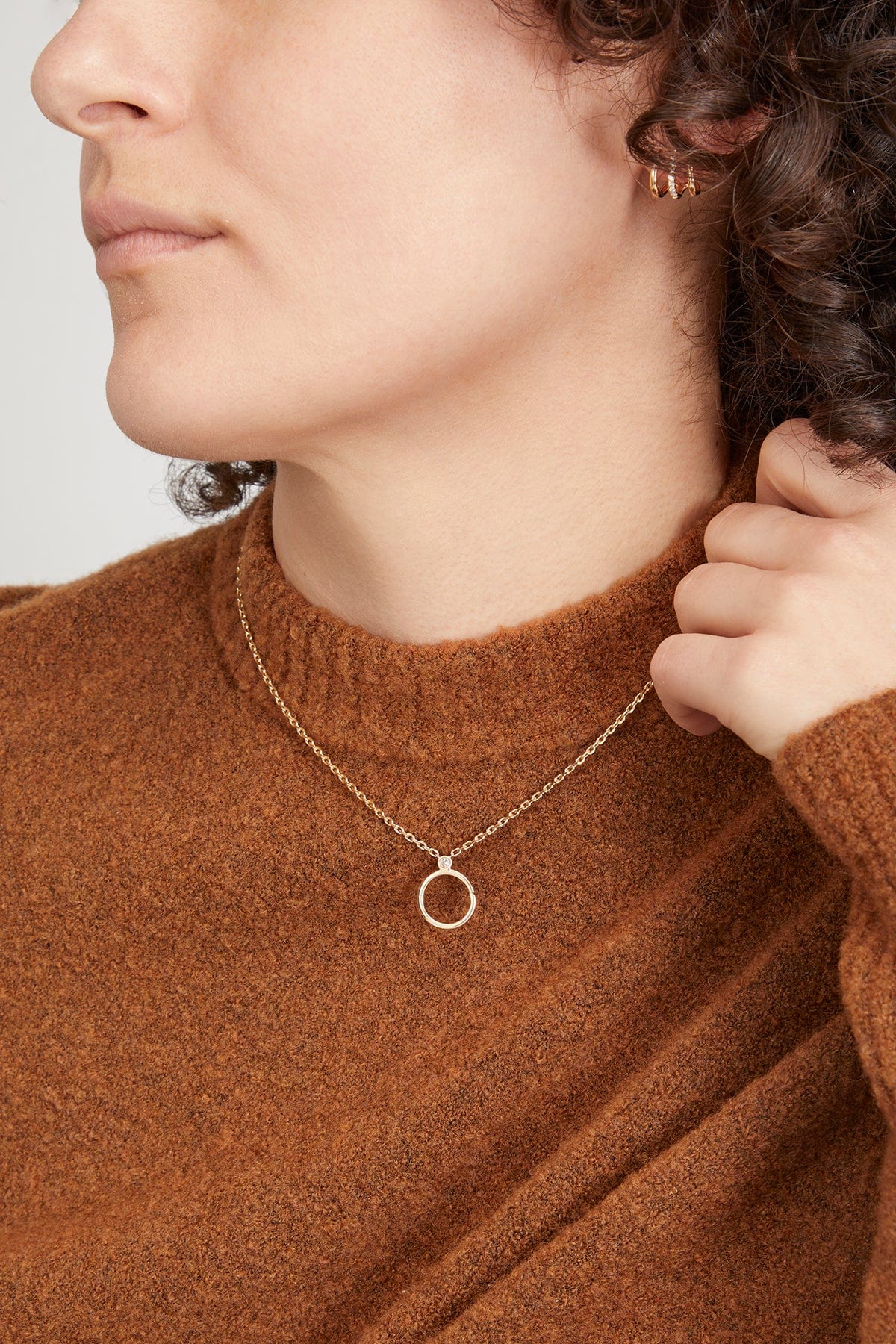 Circle Clasp Pendant Chain Necklace with Diamond in 14k Yellow Gold - Image 2