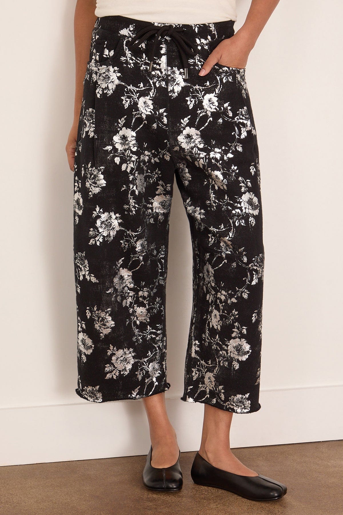 Cropped Pleated Sweatpant in Silver Floral on Black - Image 3