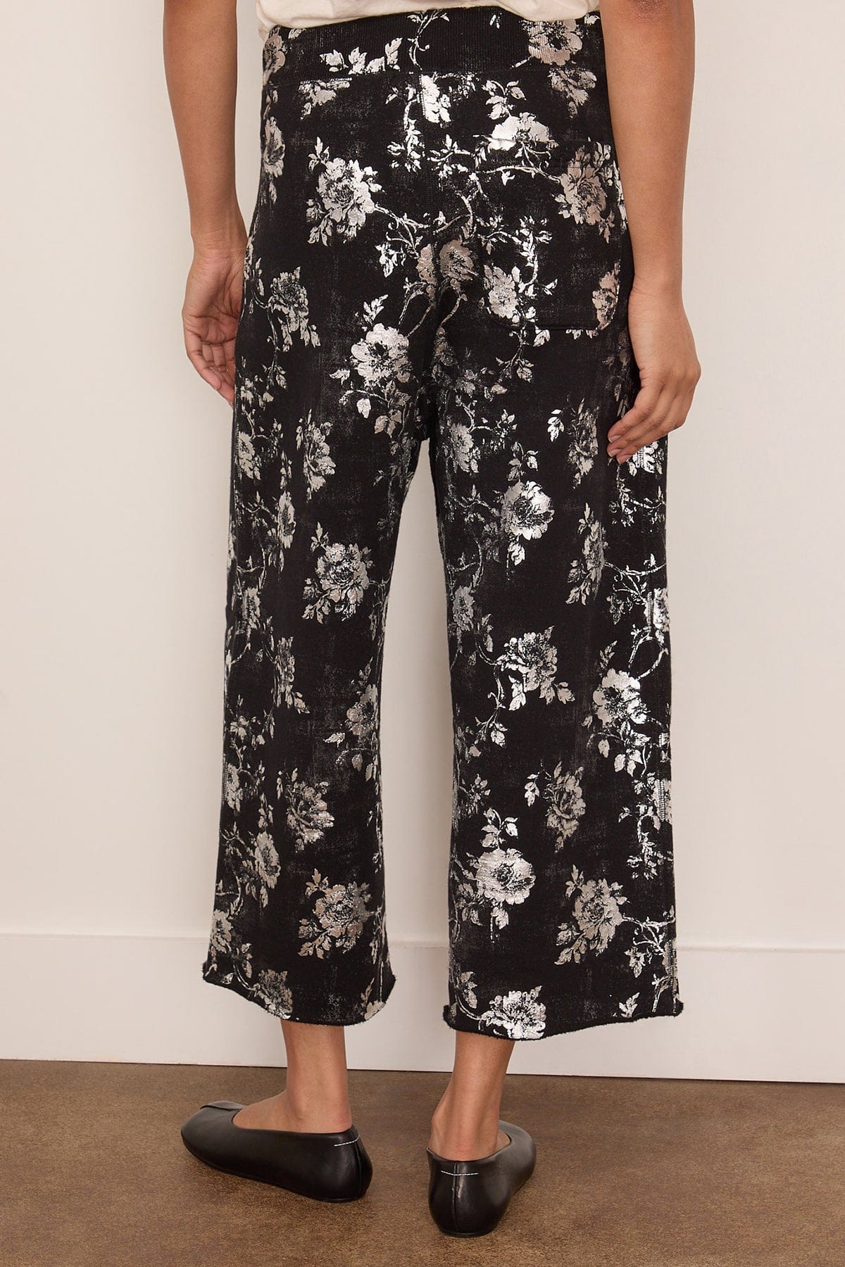 Cropped Pleated Sweatpant in Silver Floral on Black - Image 4