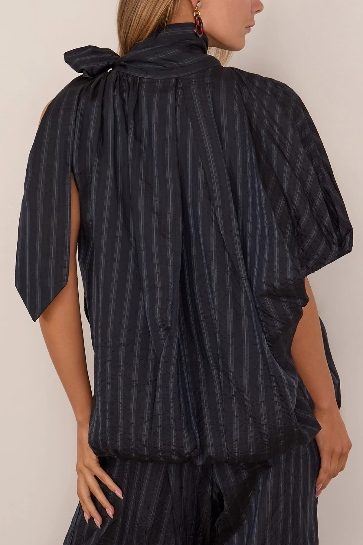 Crunch Shirt in Navy - Image 4