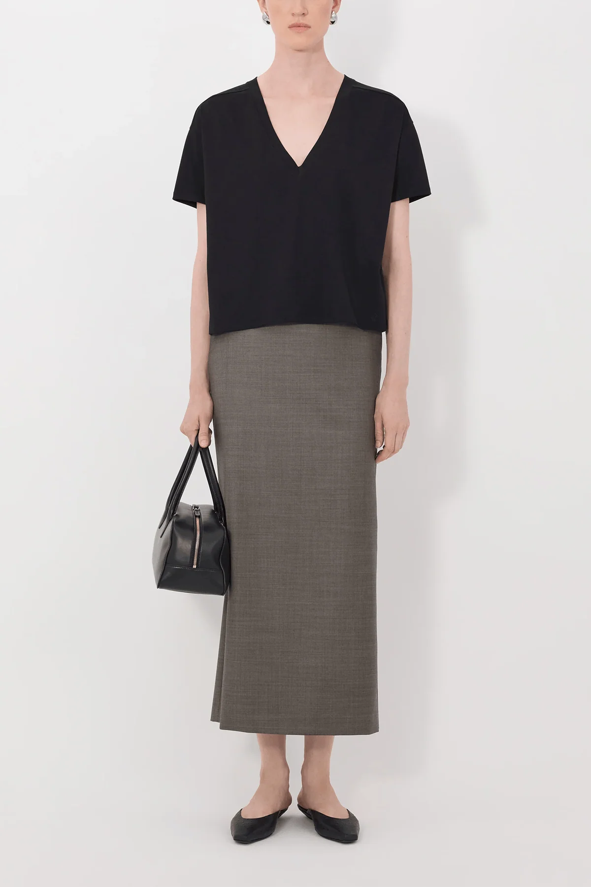Faaa V Neck T-Shirt in Black - Image 2