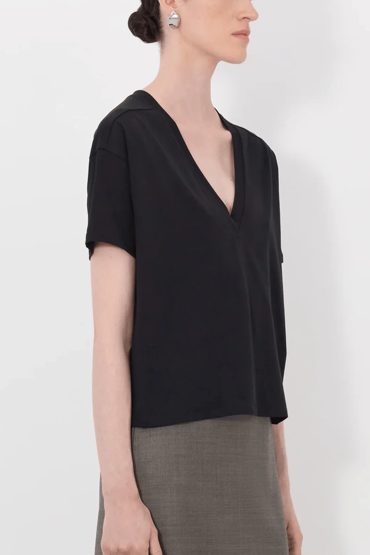 Faaa V Neck T-Shirt in Black - Image 3