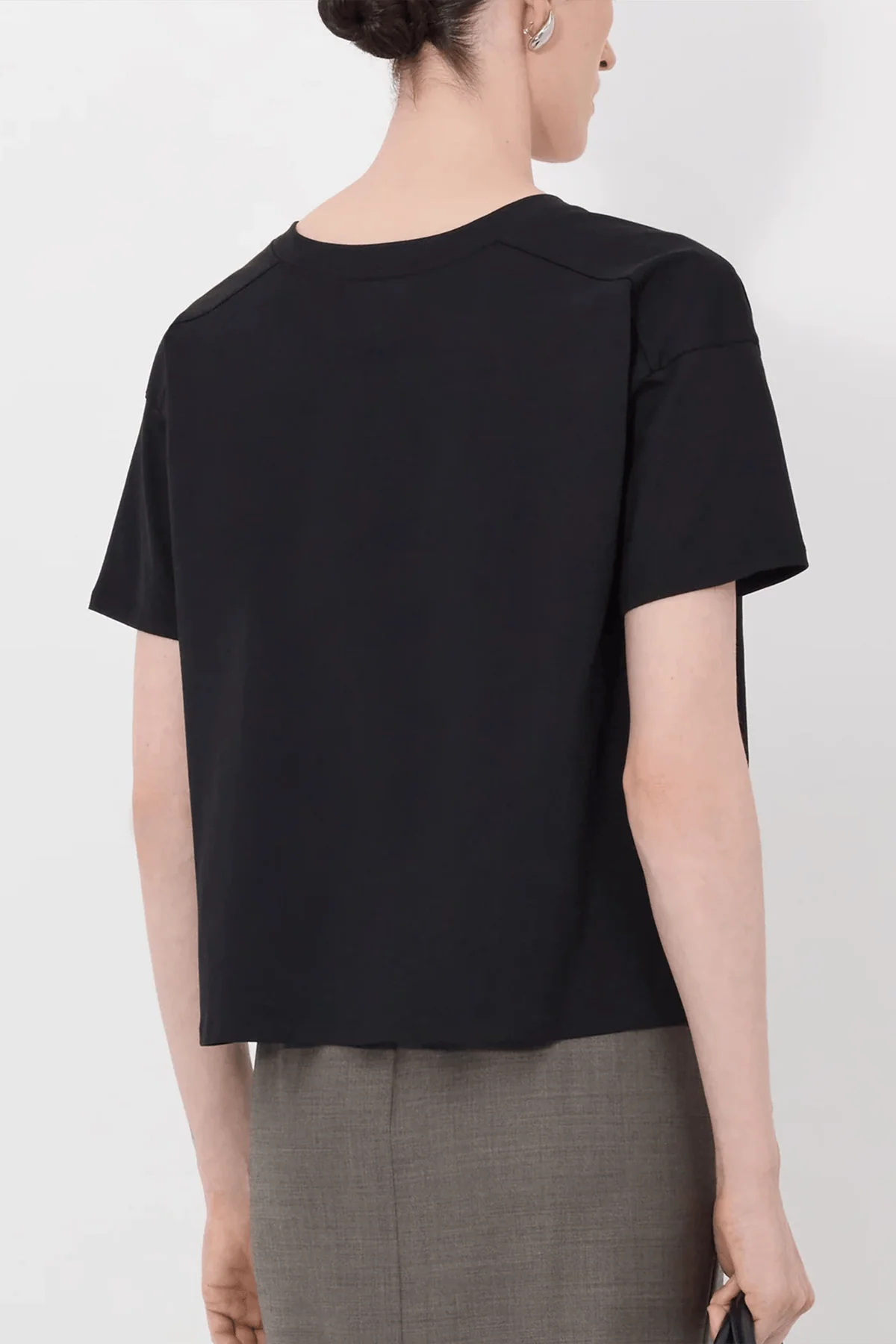 Faaa V Neck T-Shirt in Black - Image 4