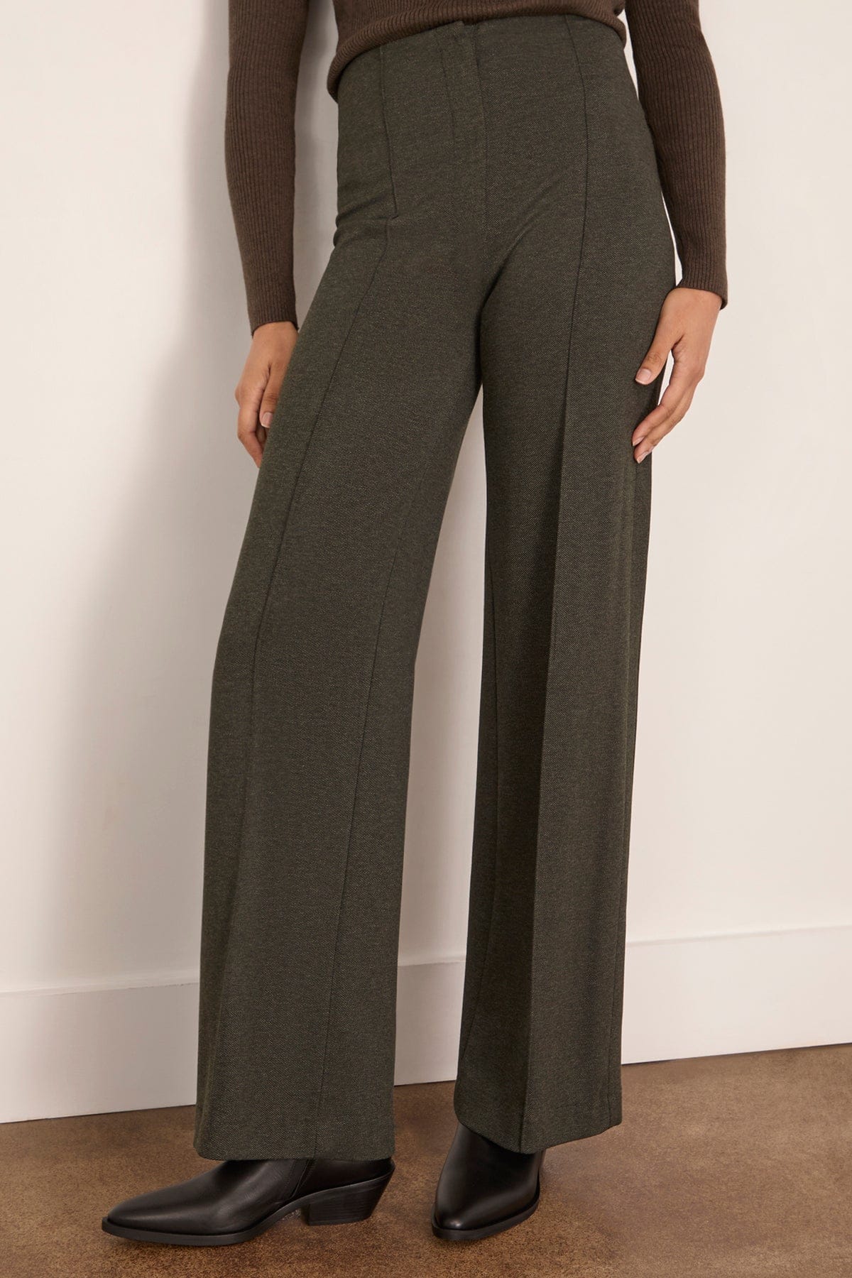 Faru Pant in Kaki - Image 3