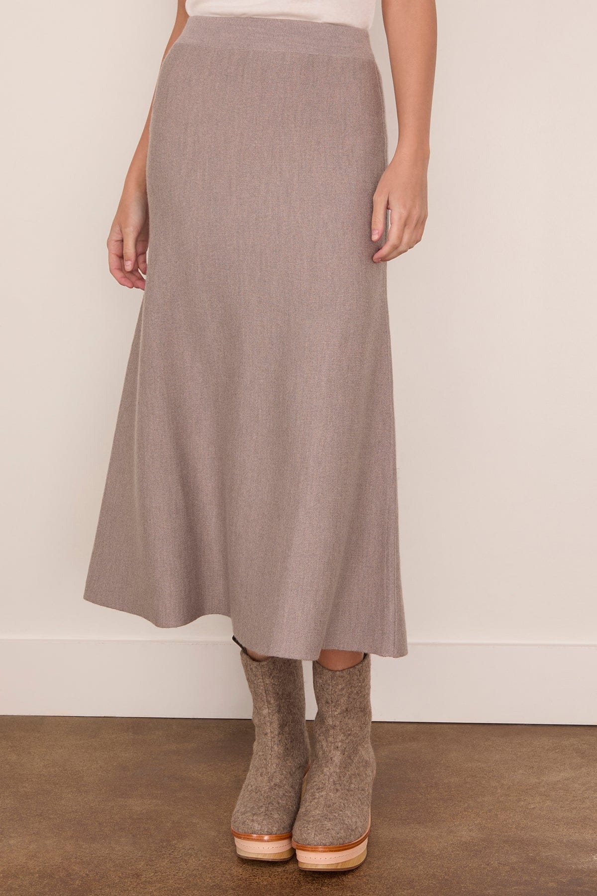 Gershwin Skirt in Taupe Sand - Image 3