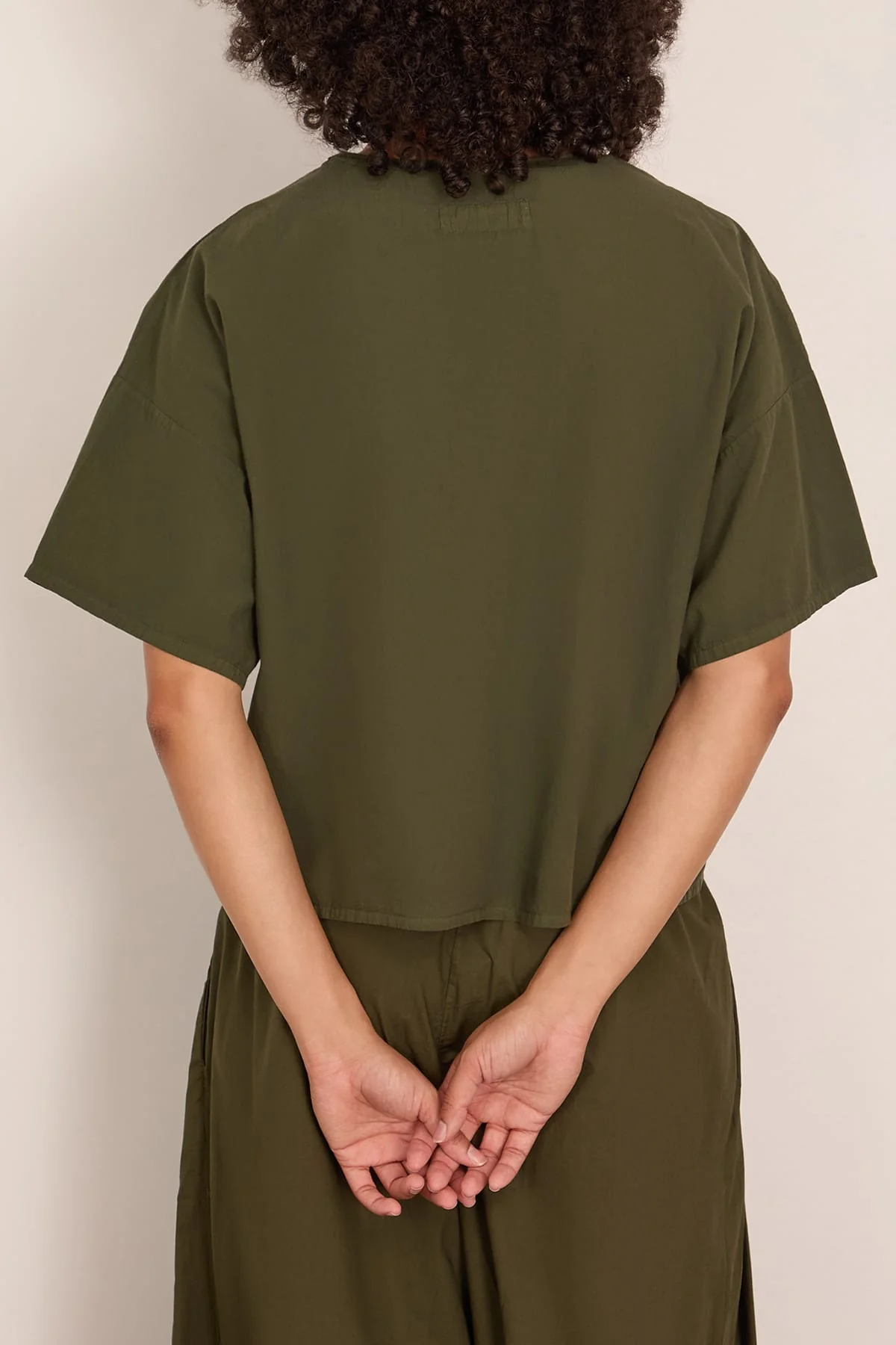 Maglia Frida Light in Olive - Image 4