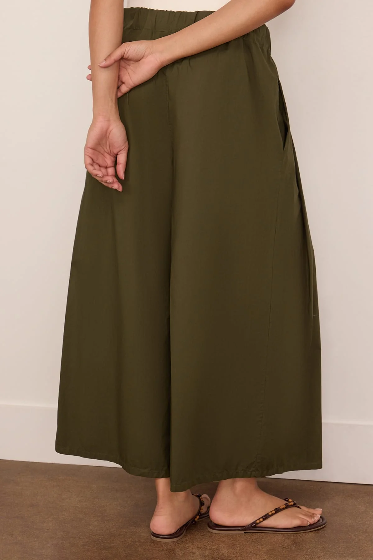 Panta Rombo Clara in Olive - Image 4