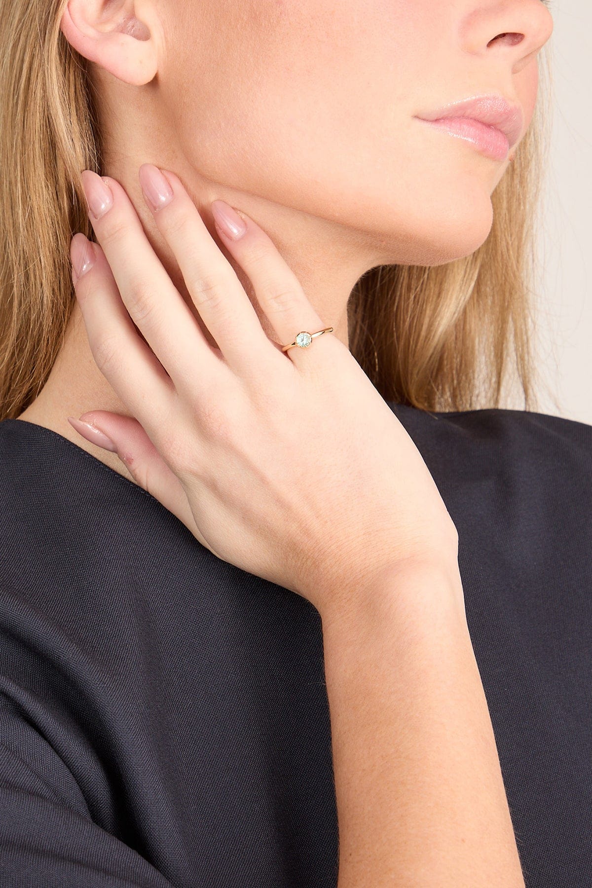 Paraíba Tourmaline Button Back Pinky Ring in 18k Yellow Gold - Image 2