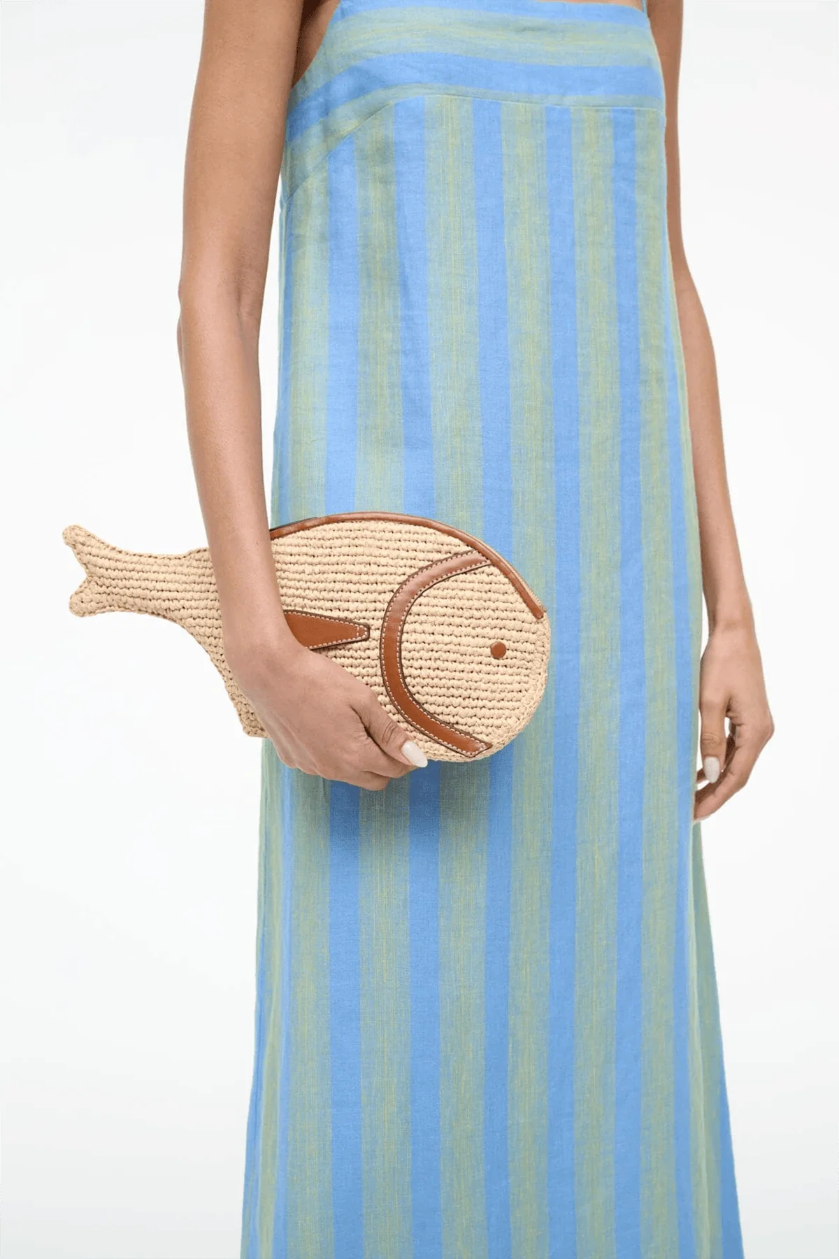 Pesce Raffia Clutch in Natural/Tan - Image 2