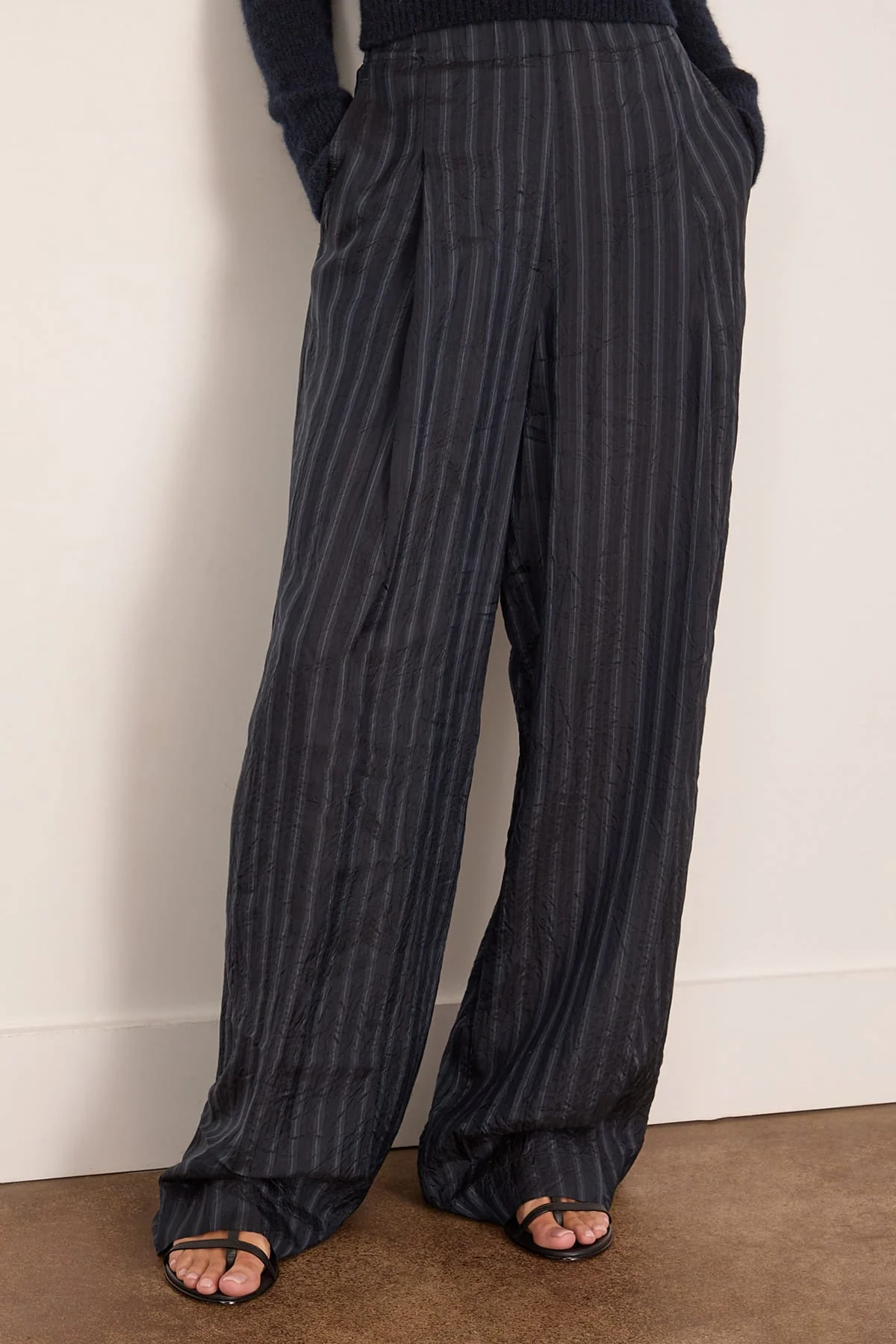 Pila Pant in Navy - Image 3