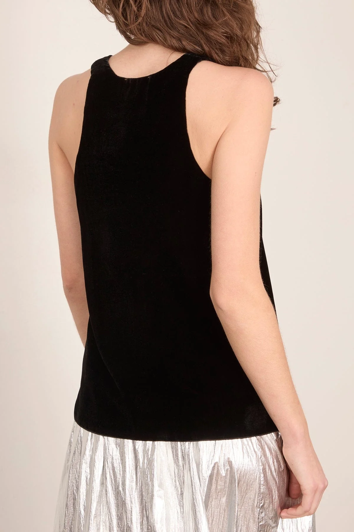 Plain Velvet V Neck Top in Noir - Image 4