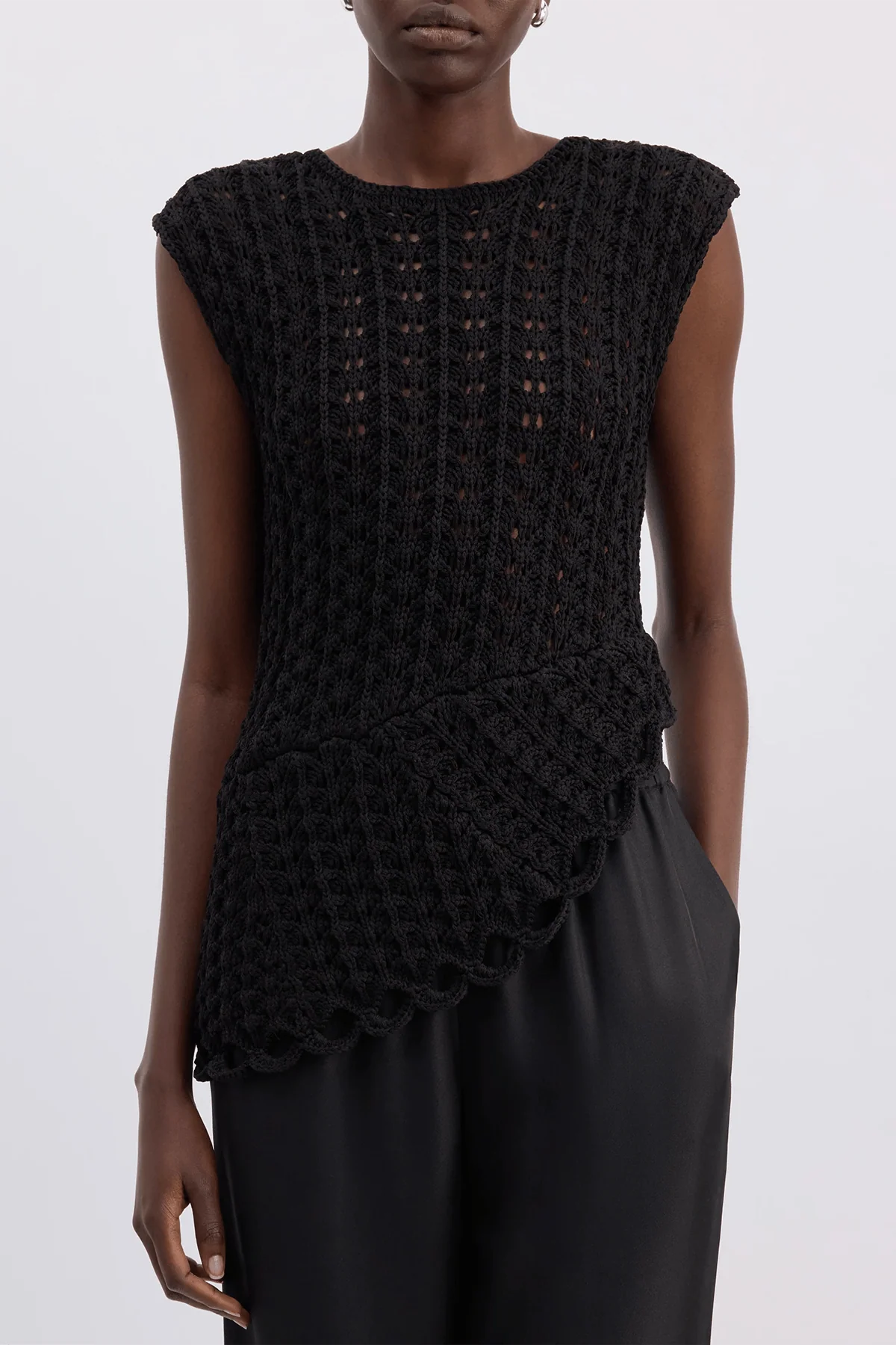 Saez Asymmetric Top in Black - Image 3