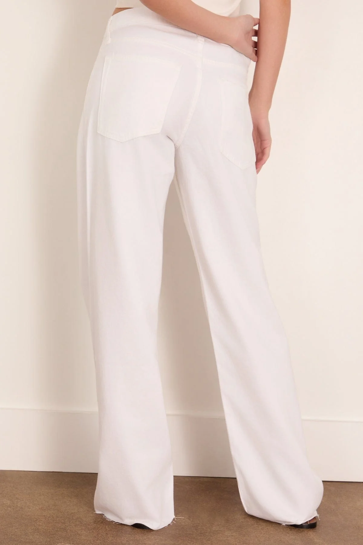 Saige Full Straight Jeans in White - Image 4
