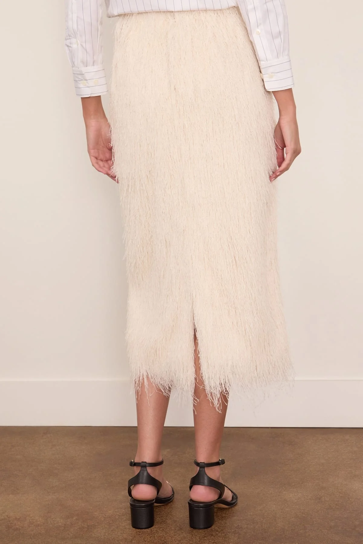 Sokna Tris Skirt in White - Image 4