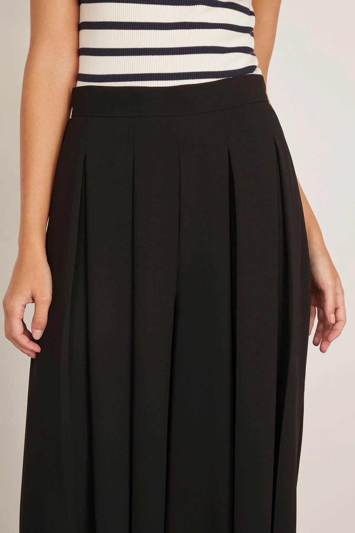 Stadio Long Trouser in Black - Image 5