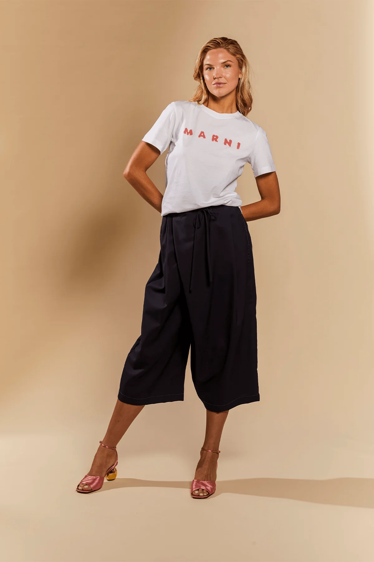 T-Shirt in Lily White - Image 5
