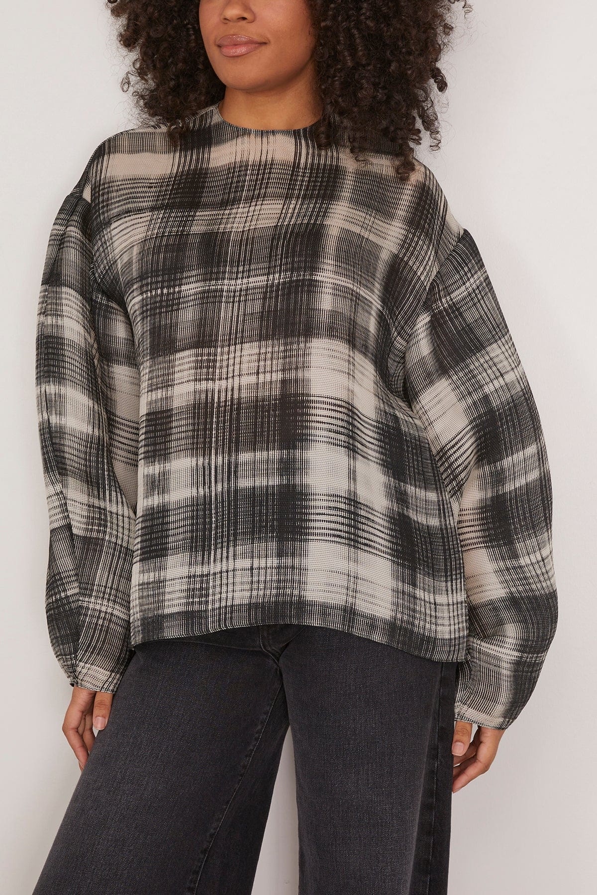 The Briggs Relaxed Blouse with Balloon Sleeves in Smeared Plaid - Image 3