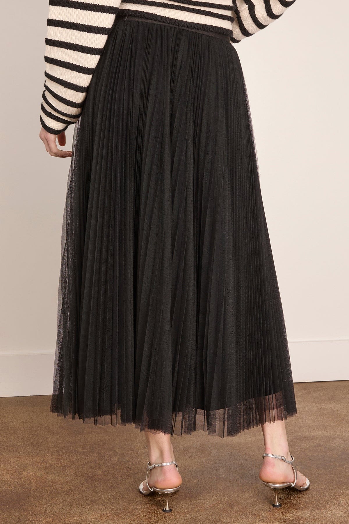 Tulle Soleil Plisse Skirt in Noir - Image 4
