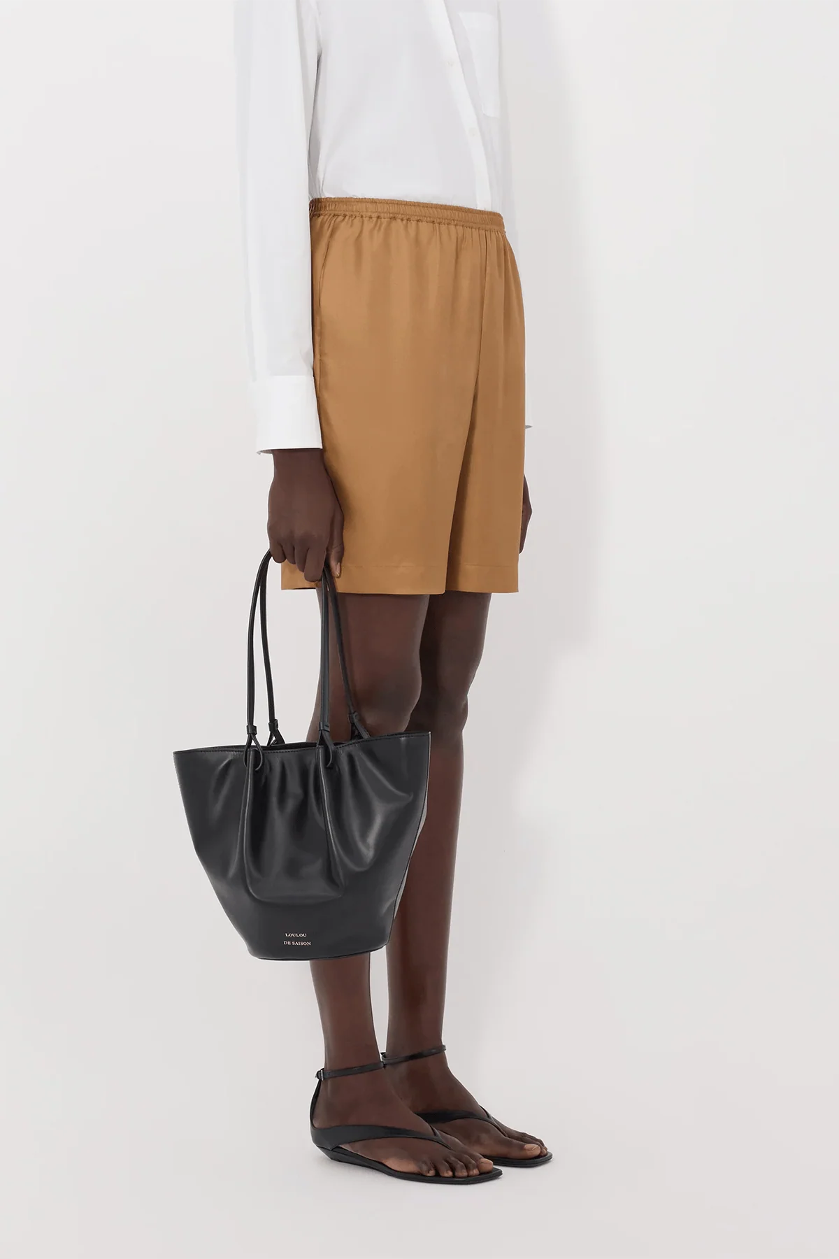 Zinia Loose Fit Shorts in Macadamia - Image 3